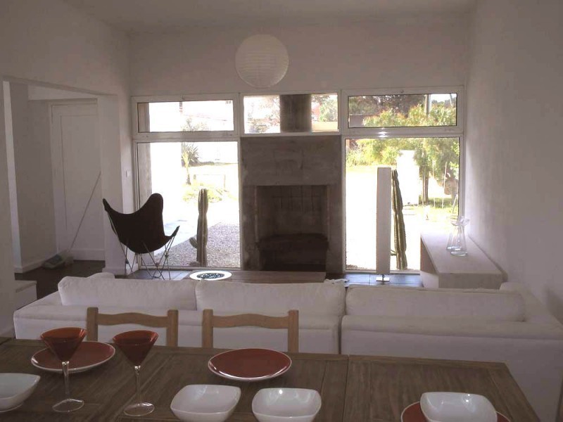Casa moderna en Manantiales a tres cuadras del mar